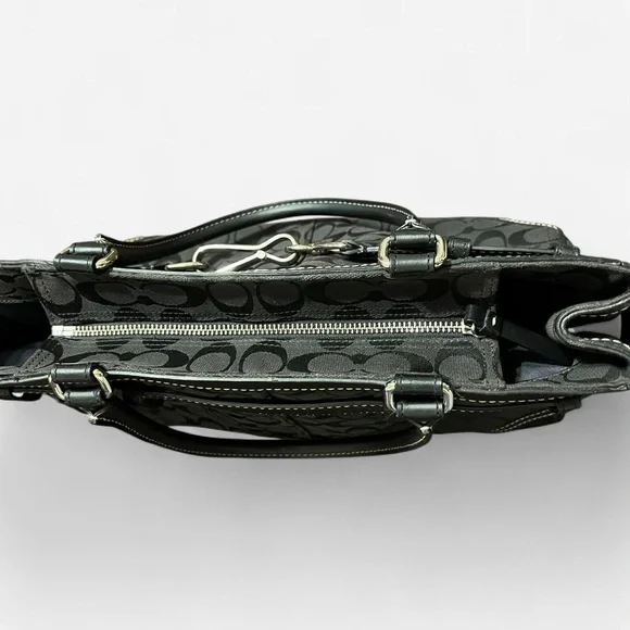 Coach - Picture 3 of 10